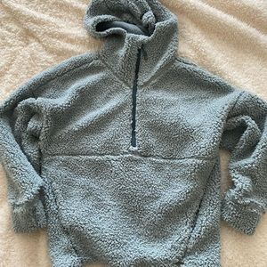 Womens prana half zip fleece.